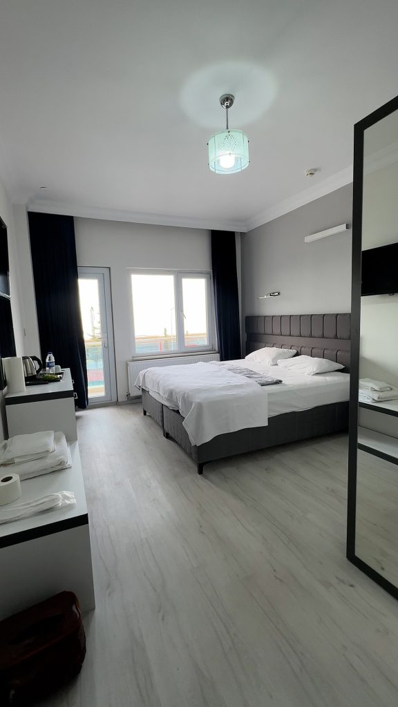 Standart Göl Manzaralı Oda